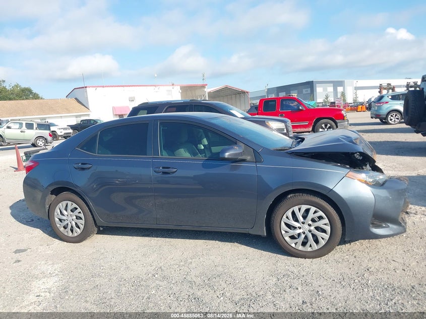 TOYOTA COROLLA - zdjęcie 14