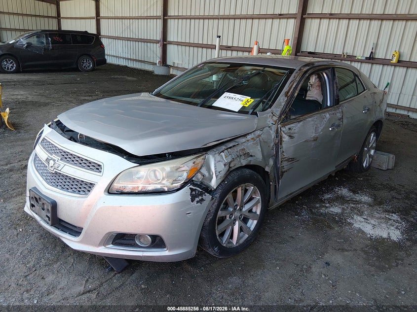 2013 Chevrolet Malibu, Left & Right Side, IAAI, VIN 1G11H5SA1DF249709 — photo 2