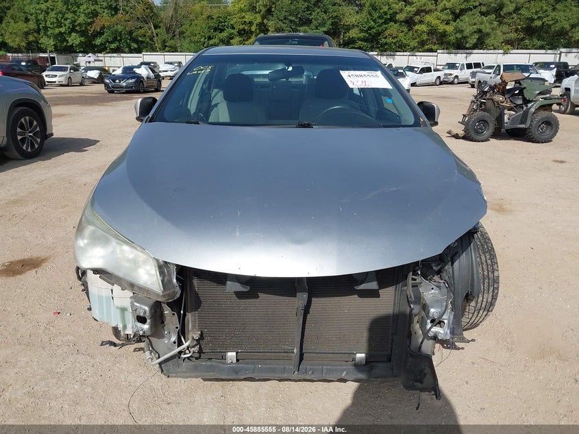 TOYOTA CAMRY - zdjęcie 13