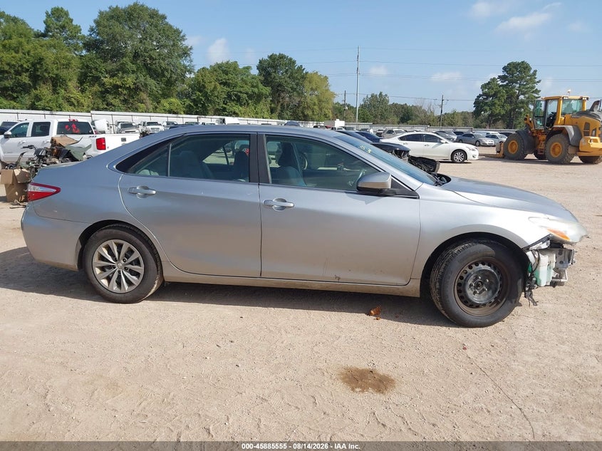 TOYOTA CAMRY - zdjęcie 14