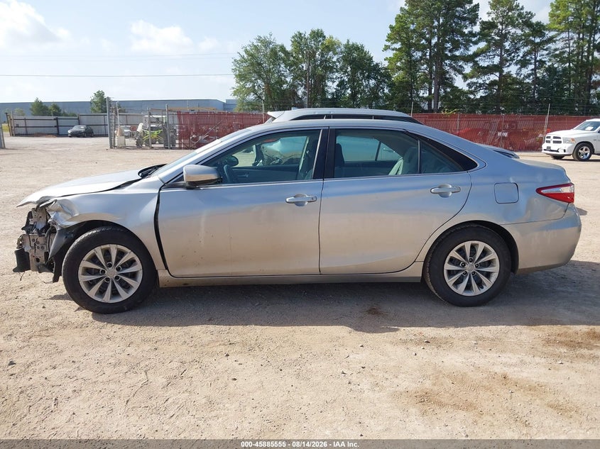 TOYOTA CAMRY - zdjęcie 15
