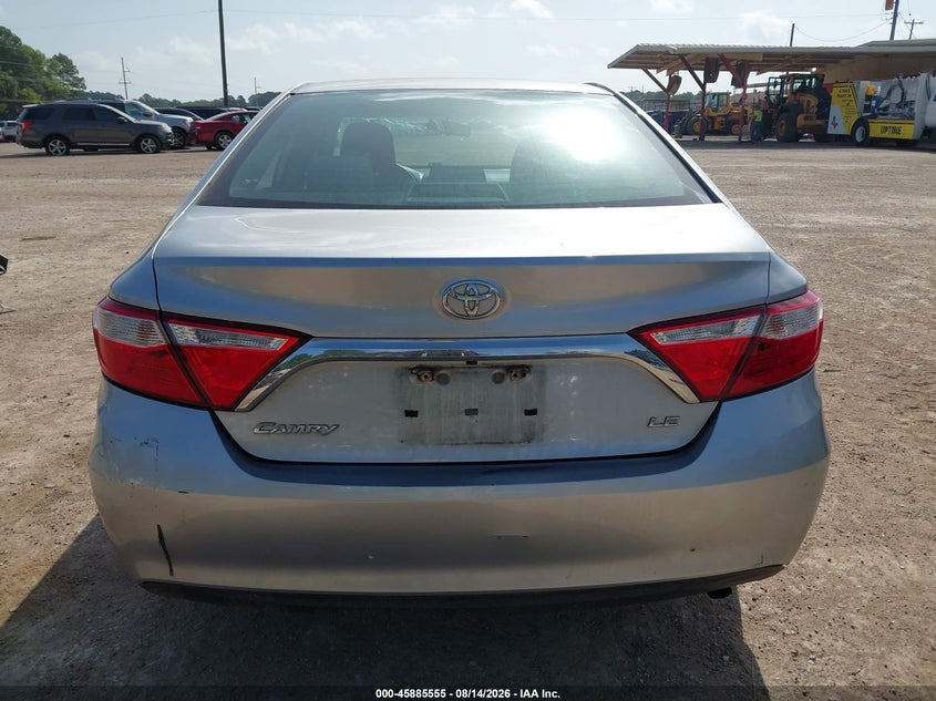 TOYOTA CAMRY - zdjęcie 17