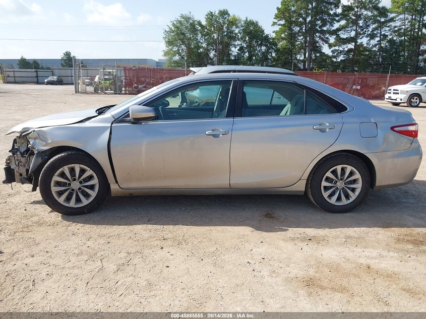 TOYOTA CAMRY - zdjęcie 18