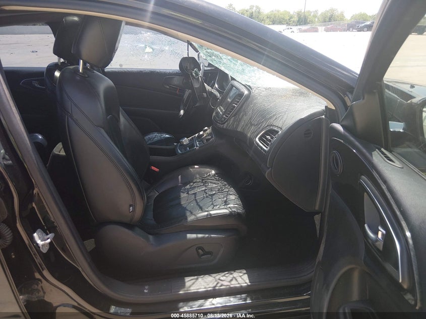 2016 CHRYSLER 200 auction photo 5