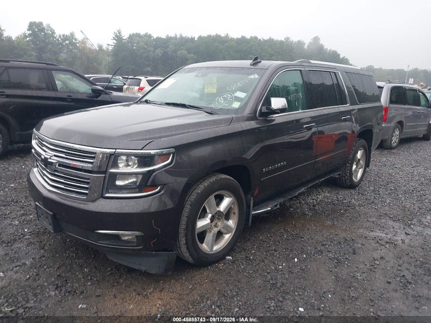 2017 Chevrolet Suburban, Вандалізм, IAAI, VIN 1GNSKJKC0HR358973 — фото 2