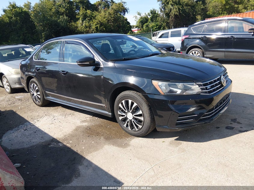 Vin: 1vwdt7a39hc045584, lot: 46384792, volkswagen passat 1.8t r-line 2017 img_1