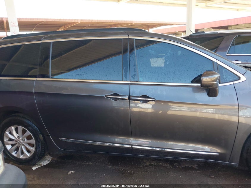 CHRYSLER PACIFICA 2017 VIN 2C4RC1BG8HR505610