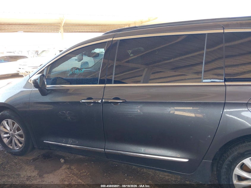 CHRYSLER PACIFICA 2017 VIN 2C4RC1BG8HR505610