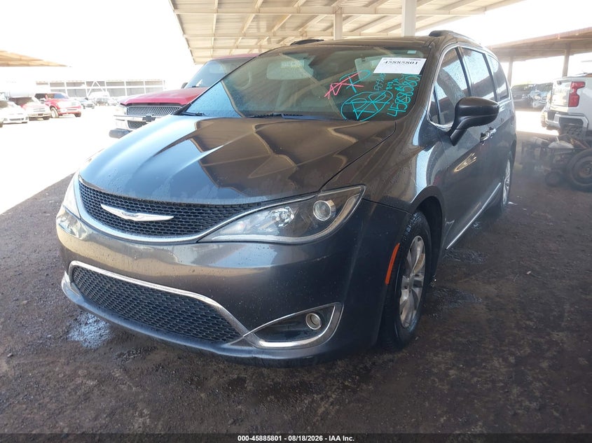2017 CHRYSLER PACIFICA auction photo 2