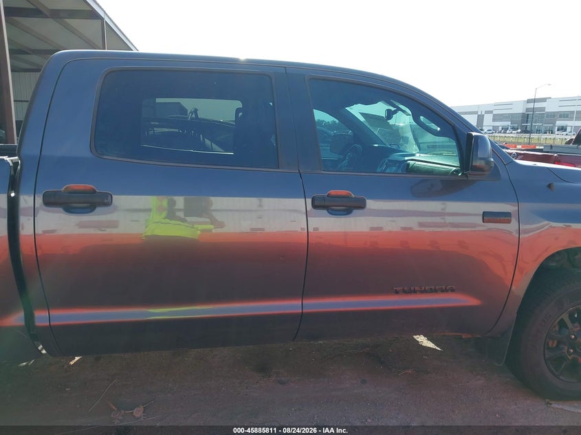 TOYOTA TUNDRA - zdjęcie 13