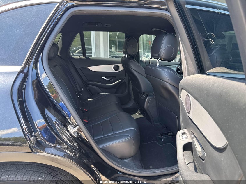 2017 MERCEDES-BENZ GLC 300 auction photo 8