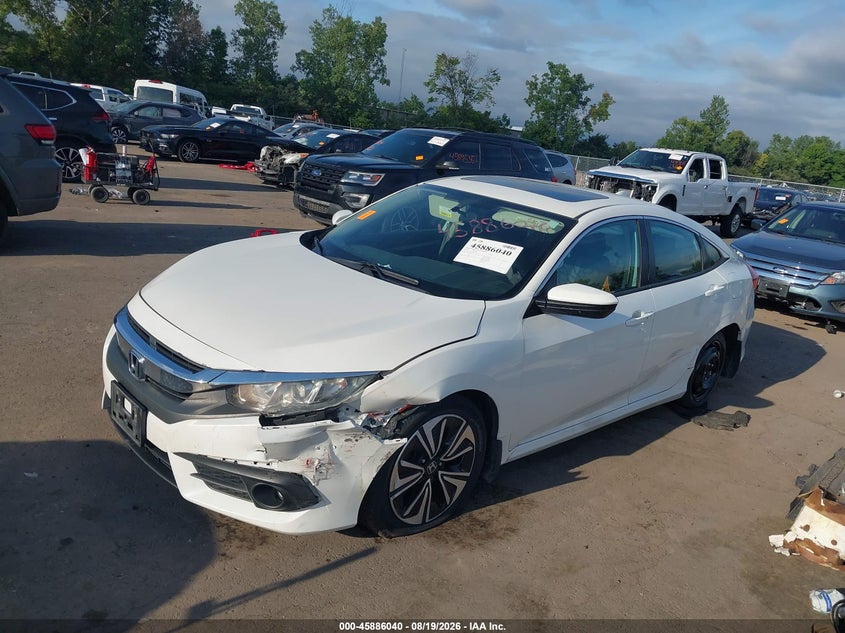 2017 Honda Civic, Left Front, IAAI, VIN 19XFC1E33HE031840 — photo 2