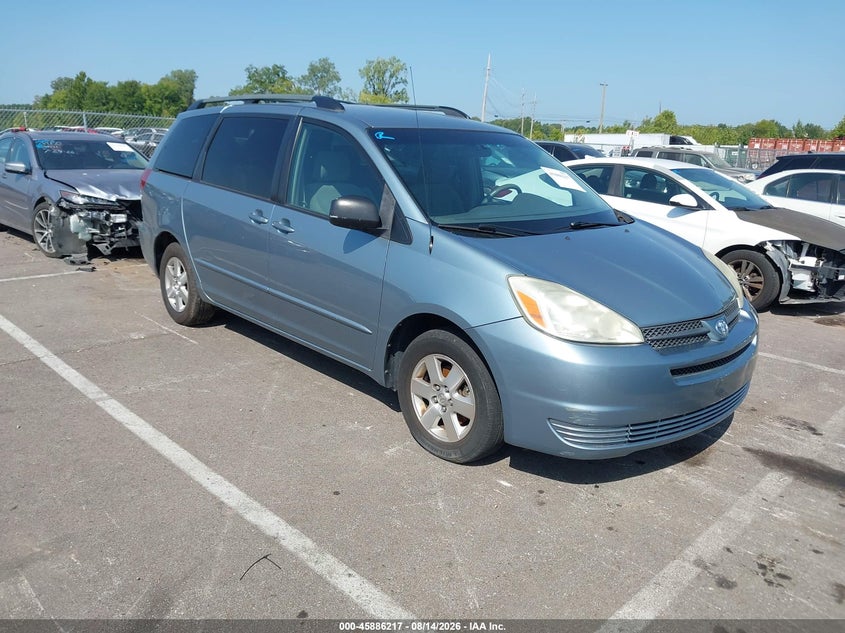 2005 TOYOTA SIENNA LE