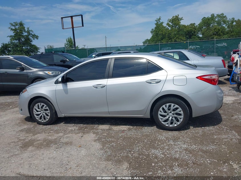 TOYOTA COROLLA - zdjęcie 15