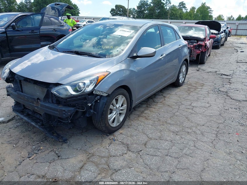 2013 HYUNDAI ELANTRA GT auction photo 2