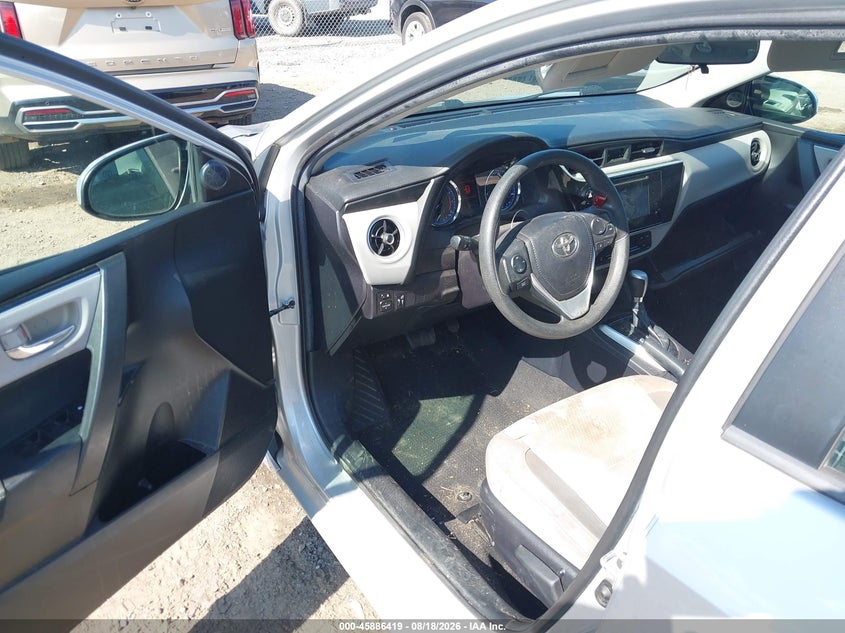 TOYOTA COROLLA - zdjęcie 17