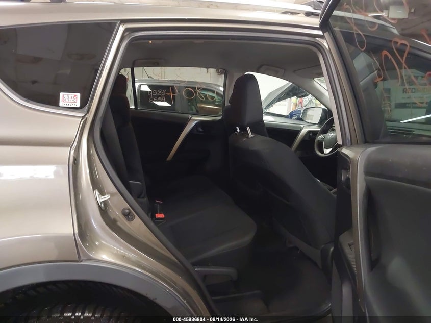 TOYOTA RAV4 - zdjęcie 8