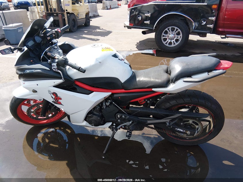 YAMAHA FZ6 2013
