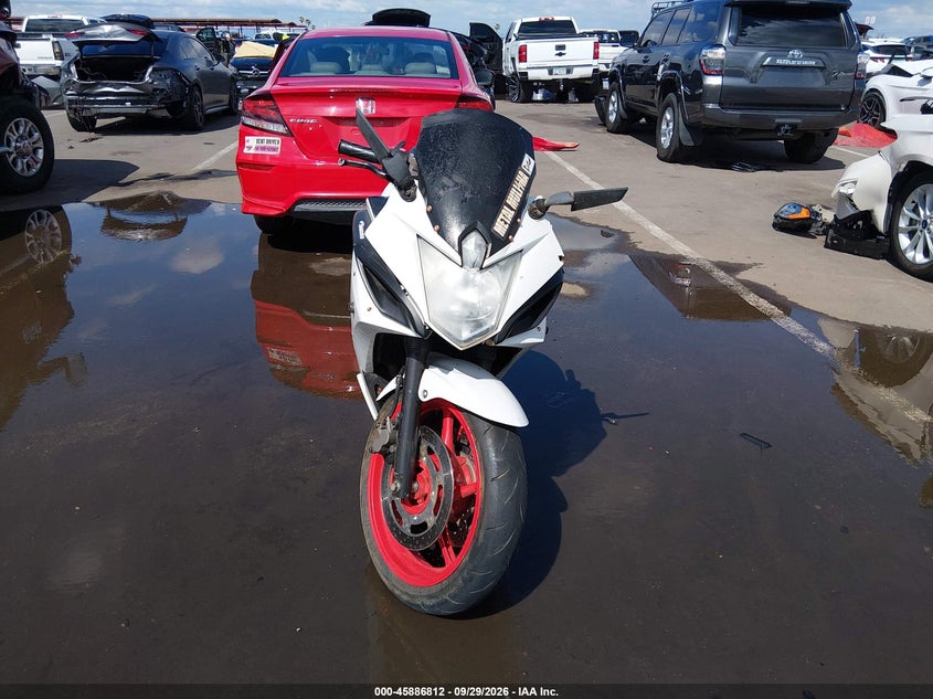 YAMAHA FZ6 2013