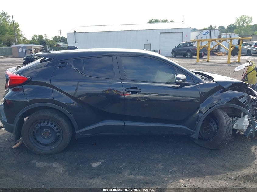 TOYOTA C-HR - zdjęcie 13