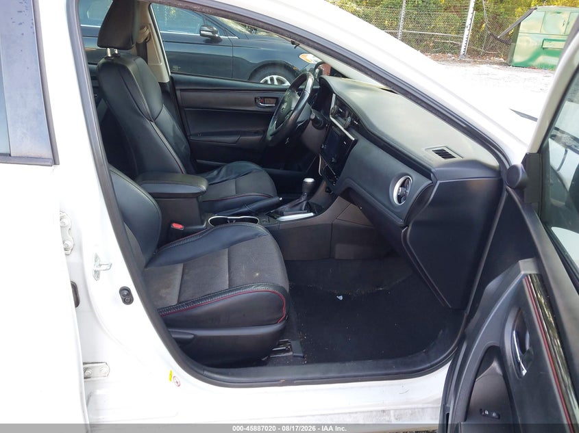 2017 TOYOTA COROLLA auction photo 5
