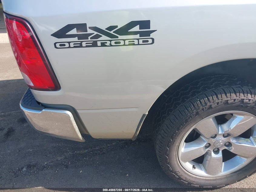 2016 RAM 1500 auction photo 6