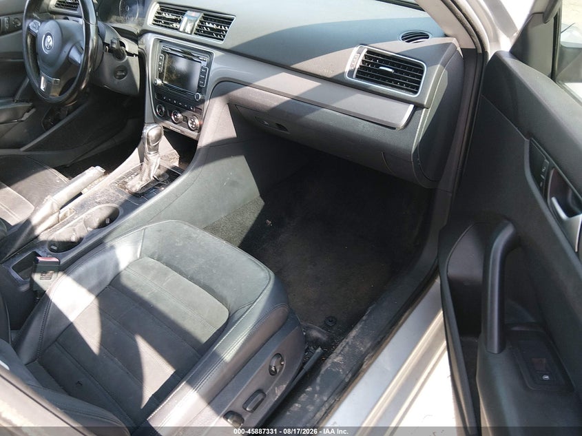 VOLKSWAGEN PASSAT 2015 VIN 1VWAS7A34FC111428