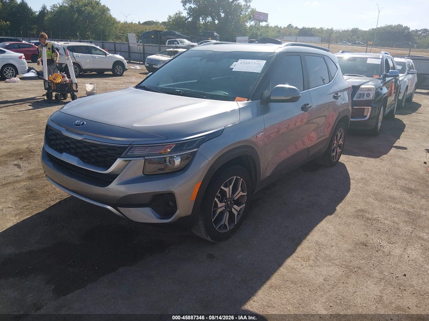 2021 Kia Seltos, Right Side, IAAI, VIN KNDERCAA1M7225206 — photo 2