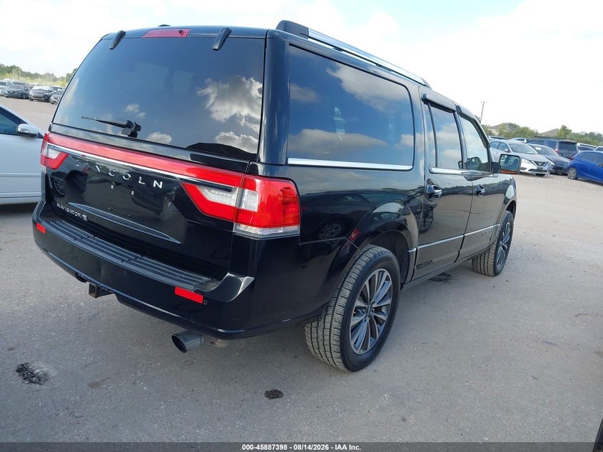 2017 LINCOLN NAVIGATOR L auction photo 4