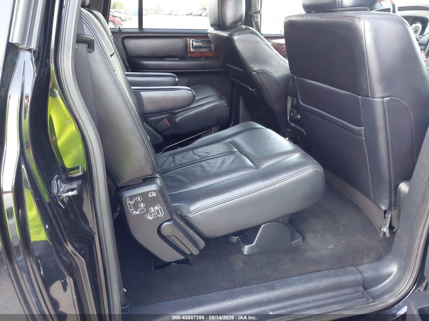 2017 LINCOLN NAVIGATOR L auction photo 8