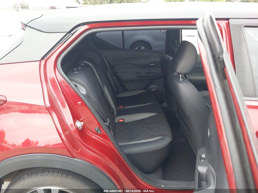 2019 NISSAN KICKS auction photo 8