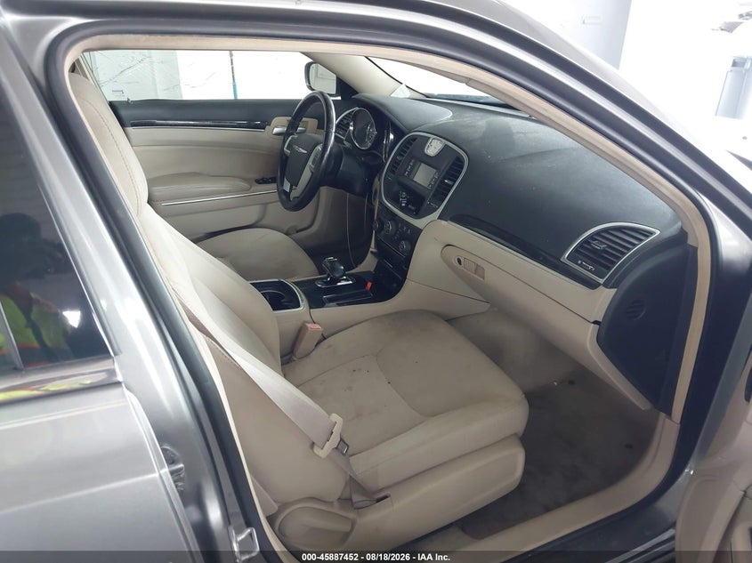 2012 CHRYSLER 300 auction photo 5