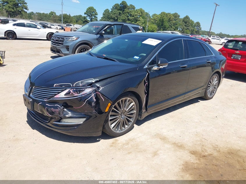 2014 Lincoln MKZ, Left Front, IAAI, VIN 3LN6L2GKXER832744 — photo 2