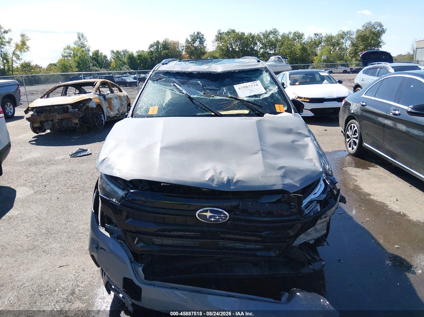 2025 SUBARU FORESTER auction photo 6