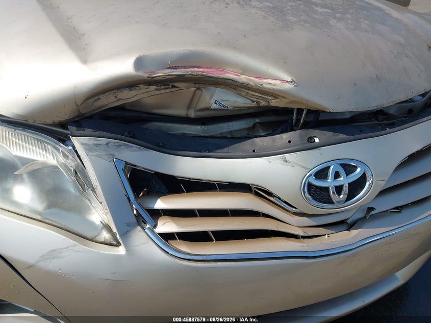 2011 TOYOTA CAMRY auction photo 6