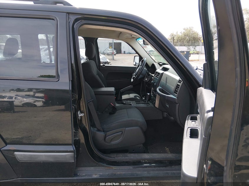 2011 JEEP LIBERTY auction photo 5