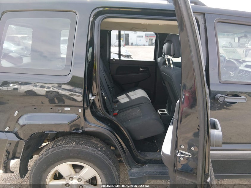 2011 JEEP LIBERTY auction photo 8