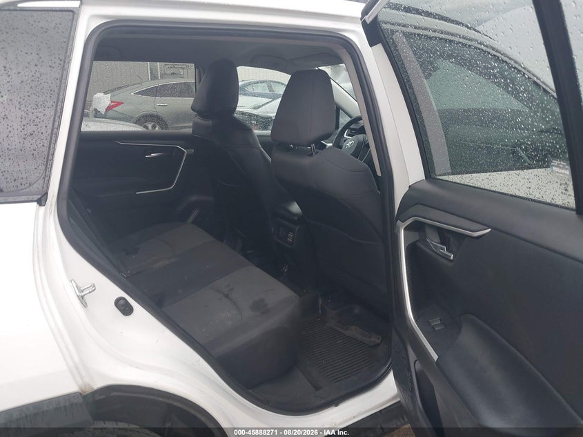 TOYOTA RAV4 - zdjęcie 8