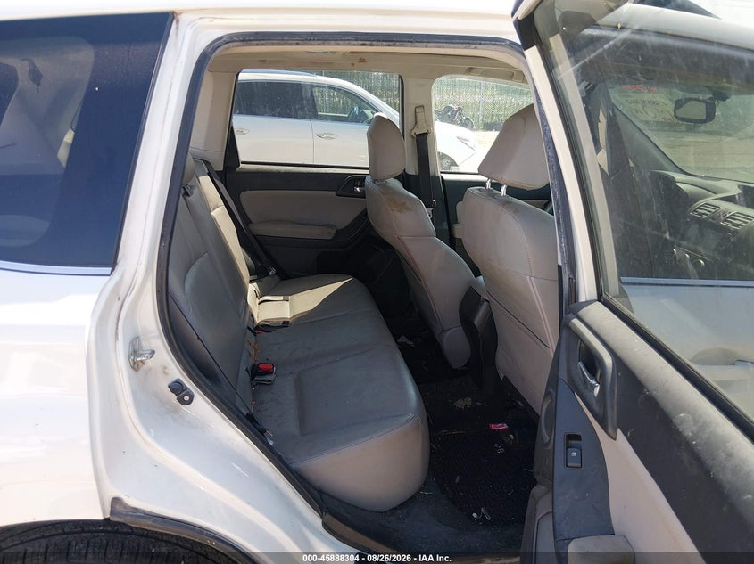 2016 SUBARU FORESTER auction photo 8