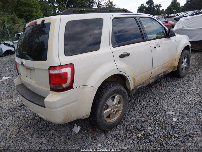 Vin: 1fmcu9d75akc51739, lot: 46387415, ford escape xlt 20104