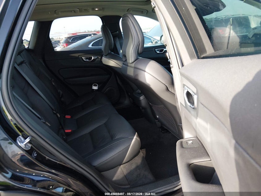 VOLVO XC60 - zdjęcie 8