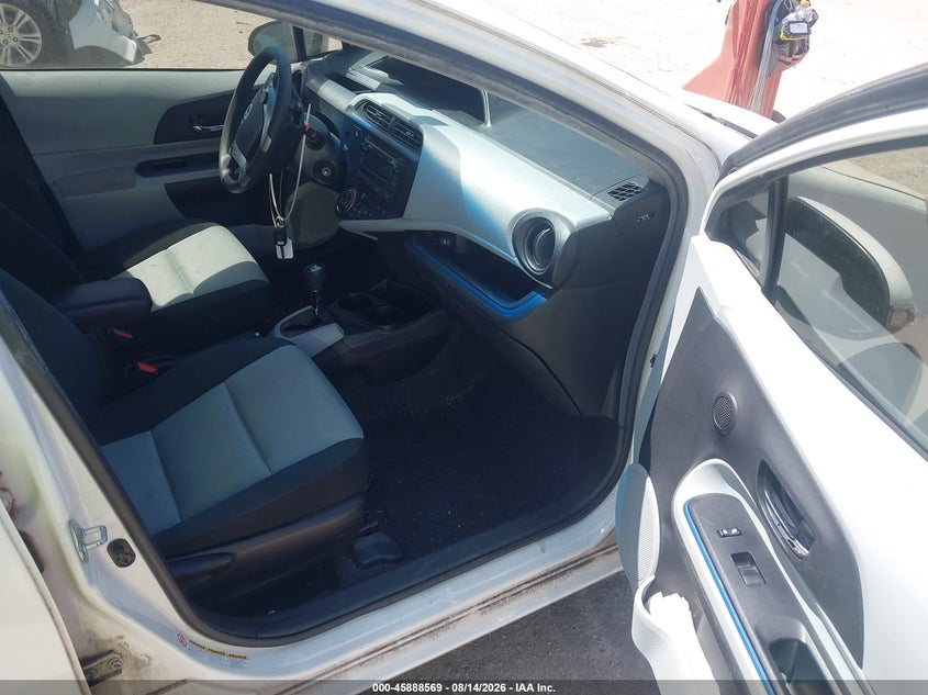 2012 TOYOTA PRIUS C auction photo 5