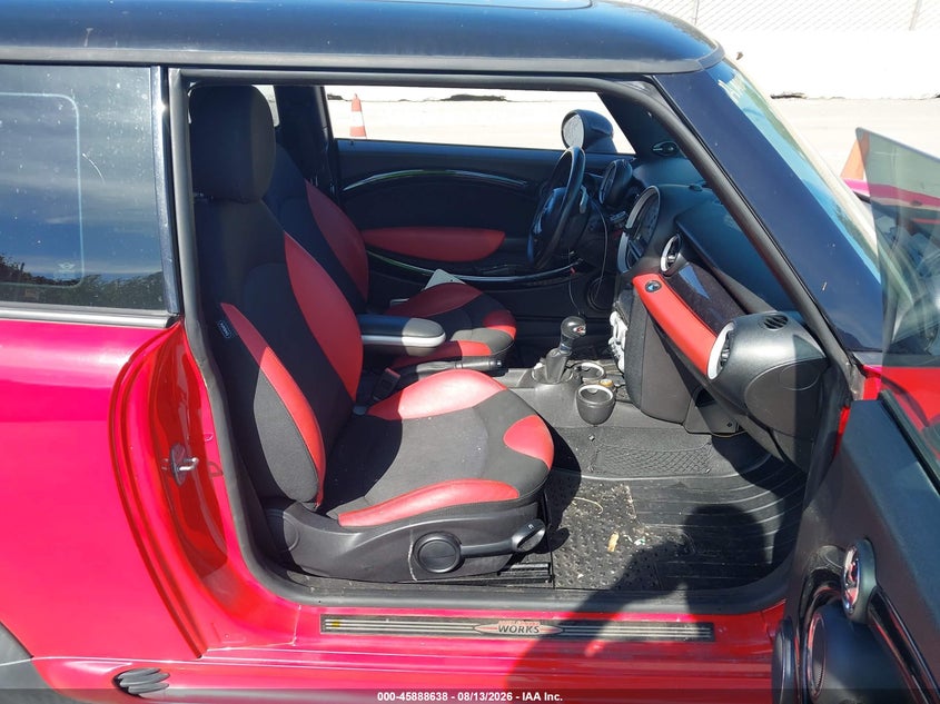 2010 MINI COOPER S auction photo 5