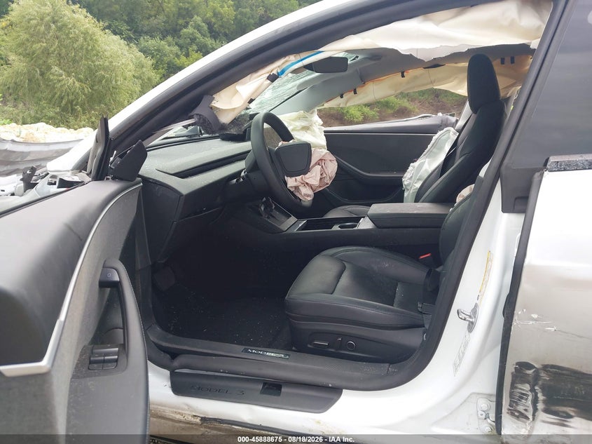 TESLA MODEL 3 - zdjęcie 5