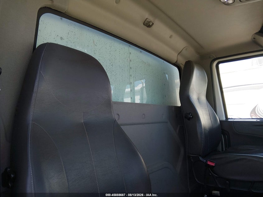 2016 INTERNATIONAL 4000 auction photo 8