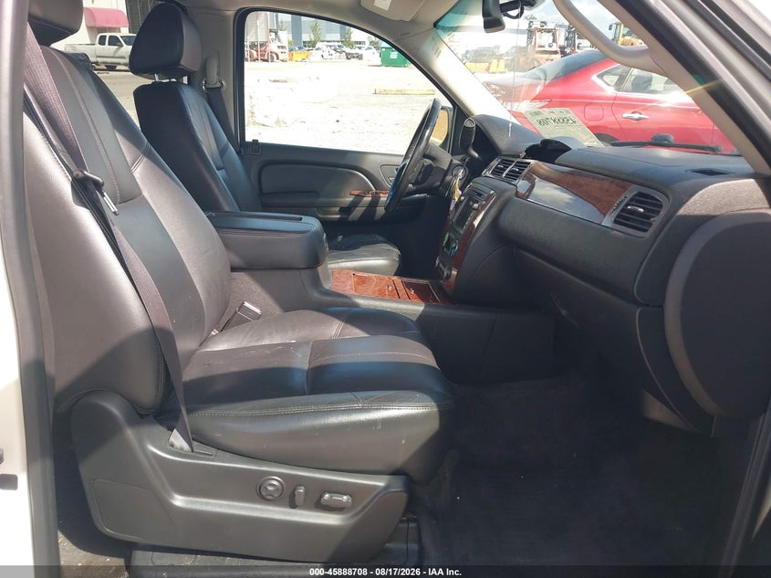 2008 CHEVROLET SUBURBAN 1500 auction photo 5