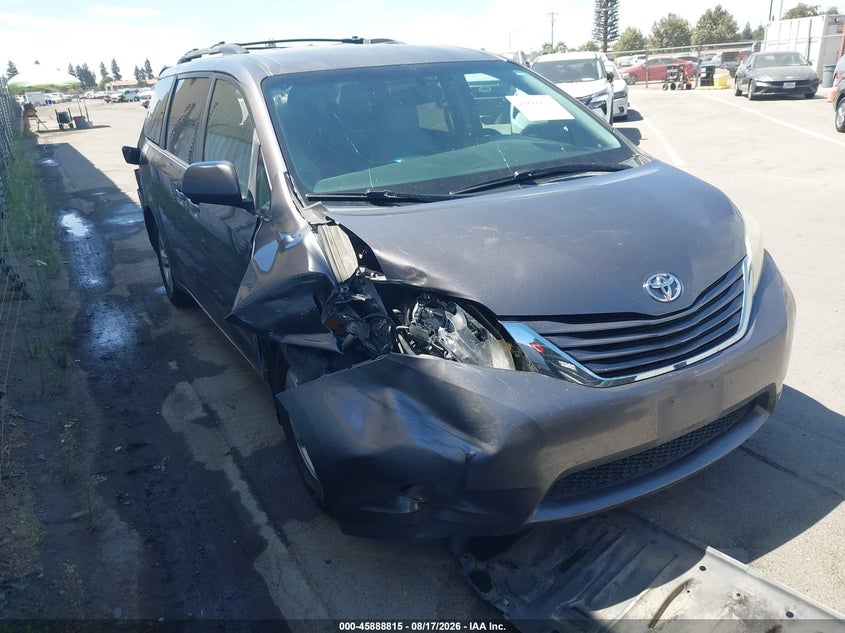 TOYOTA SIENNA - zdjęcie 1