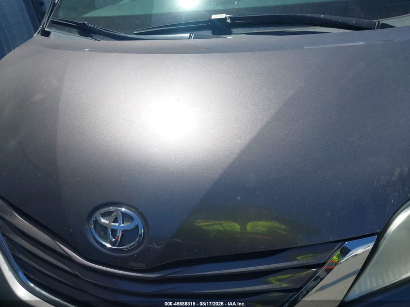 TOYOTA SIENNA - zdjęcie 10