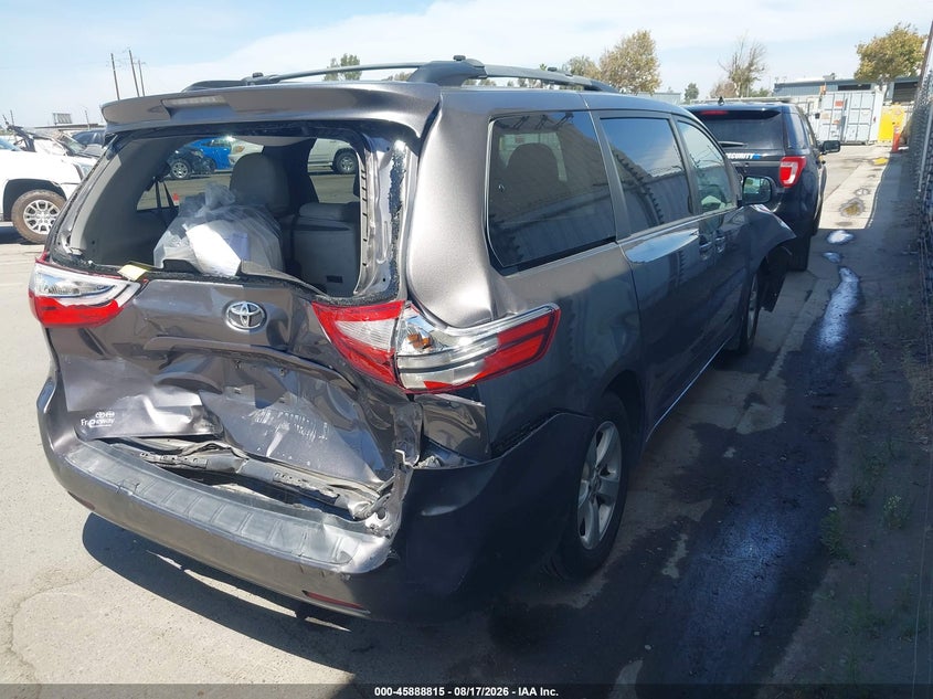 TOYOTA SIENNA - zdjęcie 4