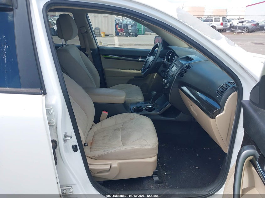 2012 KIA SORENTO auction photo 5